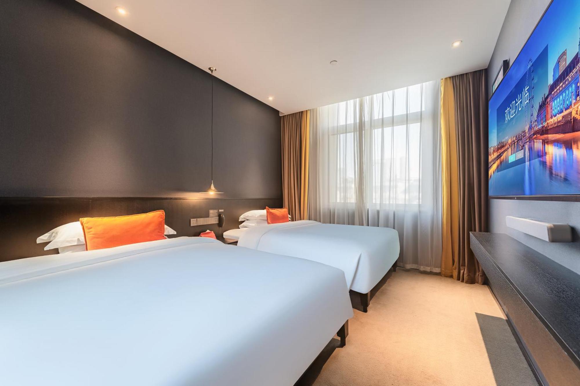 Hesu Designer Hotel & Suites -Near Xi'An Drum Tower And Yongning Gate -Free Laundry Luggage Storage -Kitty Cafe With Freshly Ground Coffee -24H Front Desk -English Service Екстер'єр фото